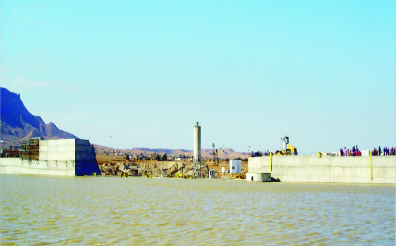 30、突尼斯達(dá)巴卜蓄水壩.JPG