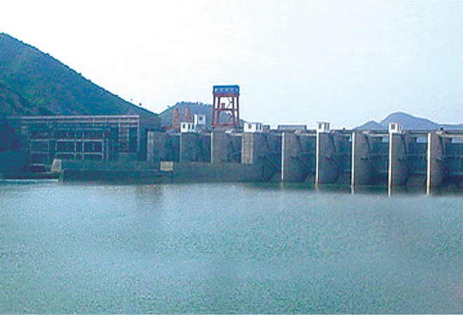 撫河干流上的廖坊水利樞紐工程大型弧形閘門(mén)