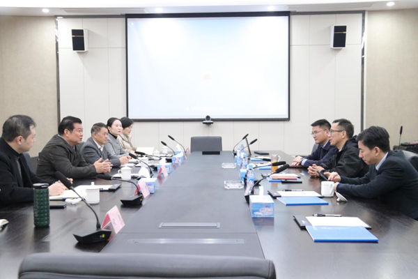 南昌縣委副書(shū)記鄧之武一行蒞臨集團(tuán)調(diào)研指導(dǎo)